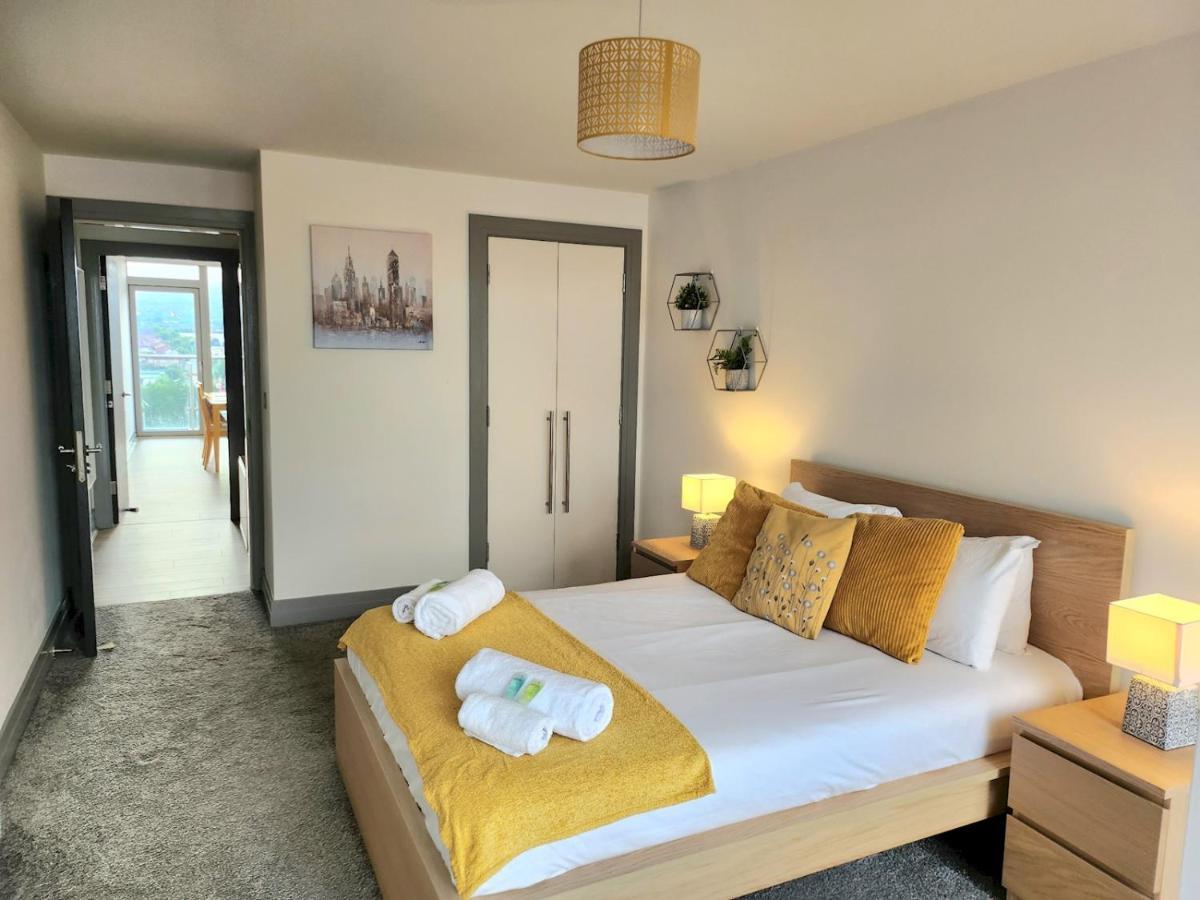 Pass The Keys Stunning Penthouse With Balcony Sunset Views Apartment Belfast Bagian luar foto