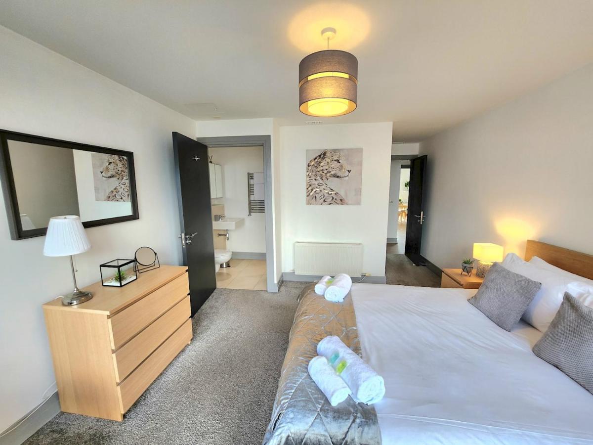 Pass The Keys Stunning Penthouse With Balcony Sunset Views Apartment Belfast Bagian luar foto