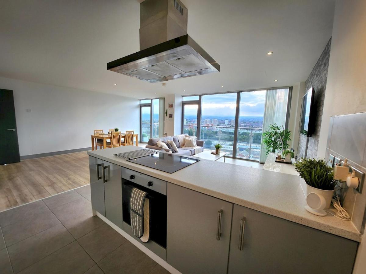 Pass The Keys Stunning Penthouse With Balcony Sunset Views Apartment Belfast Bagian luar foto